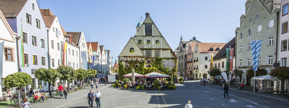Marktplatz mit Altem Rathaus Weiden